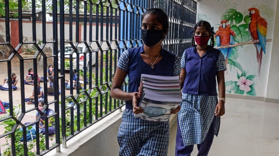 தமிழ்நாட்டில் பள்ளிகளைத் திறப்பதால் ஆசிரியர்களுக்கு நெருக்கடியா