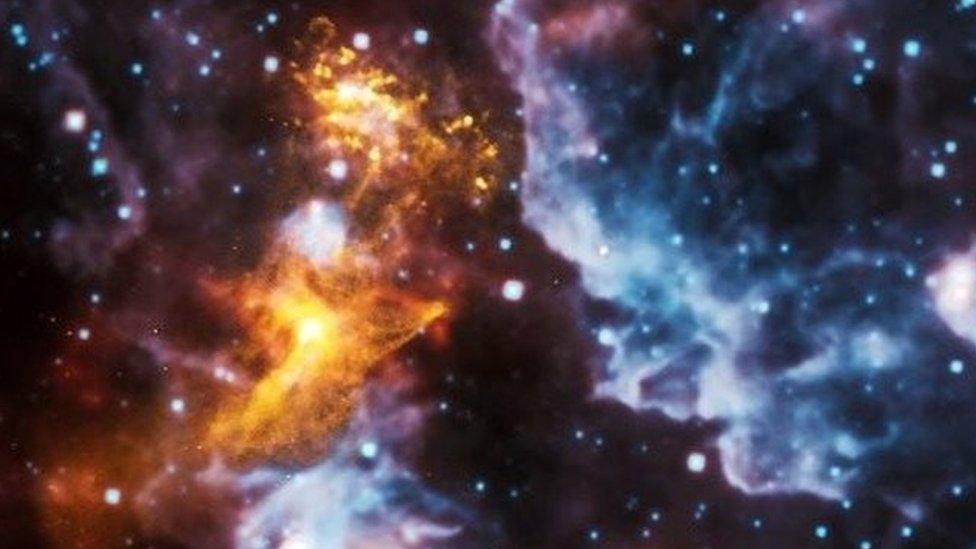 நாசா வெளியிட்ட படத்தில் இருக்கும் கடவுளின் கை - உண்மை என்ன? நாசா வெளியிட்ட படத்தில் இருக்கும் கடவுளின் கை - உண்மை என்ன?