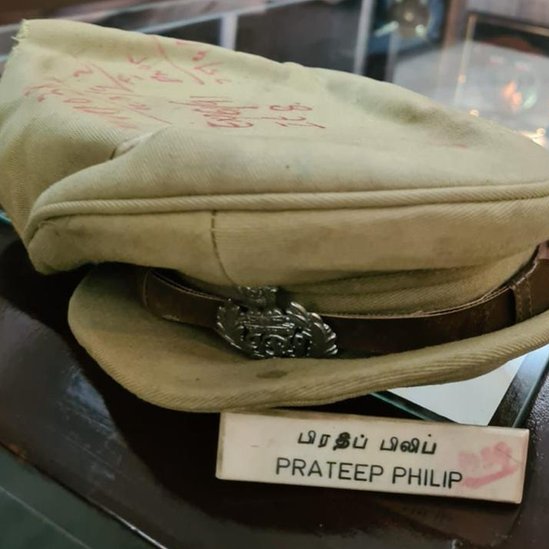 பிரதீப் வி பிலிப் போலீஸ் தொப்பி பிரதீப் வி பிலிப் போலீஸ் தொப்பி
