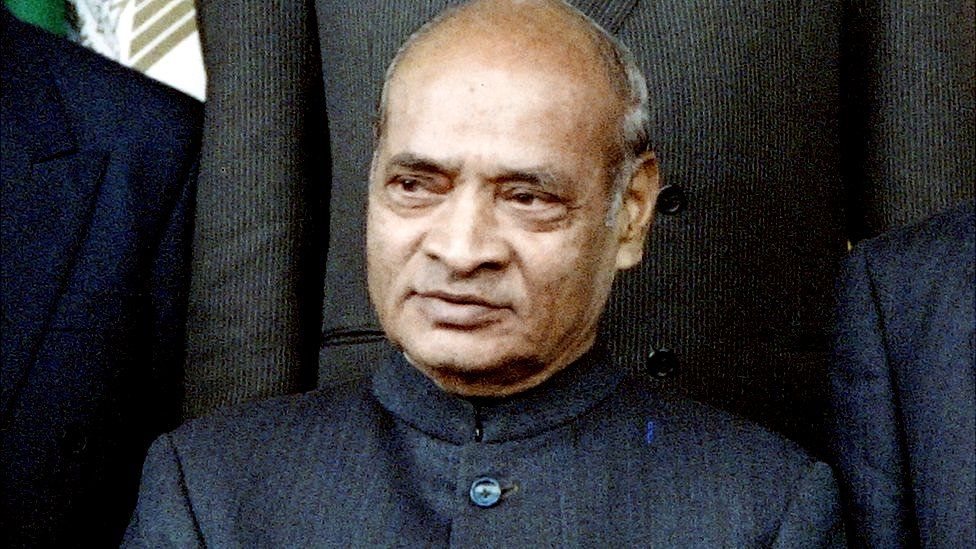 நரசிம்ம ராவ் ஆட்சிக் காலத்தில் இந்திய நிதி அமைச்சராக இருந்தார் மன்மோகன் சிங்