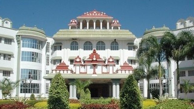 http://www.hcmadras.tn.nic.in/mduhist.html