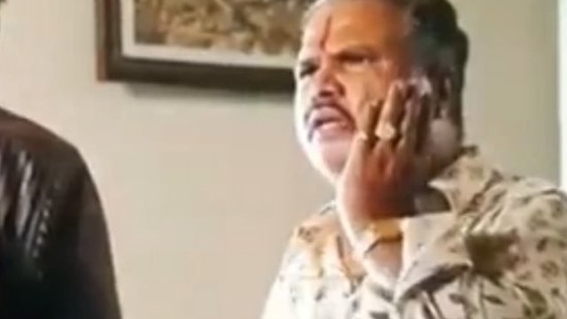 கன்னத்தில் அறை வாங்கும் இந்தி பேசும் கதாபாத்திரம்