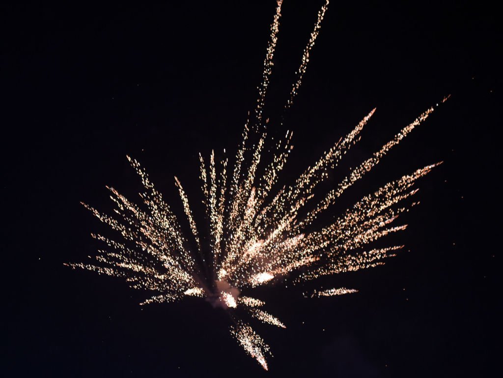 பட்டாசு.