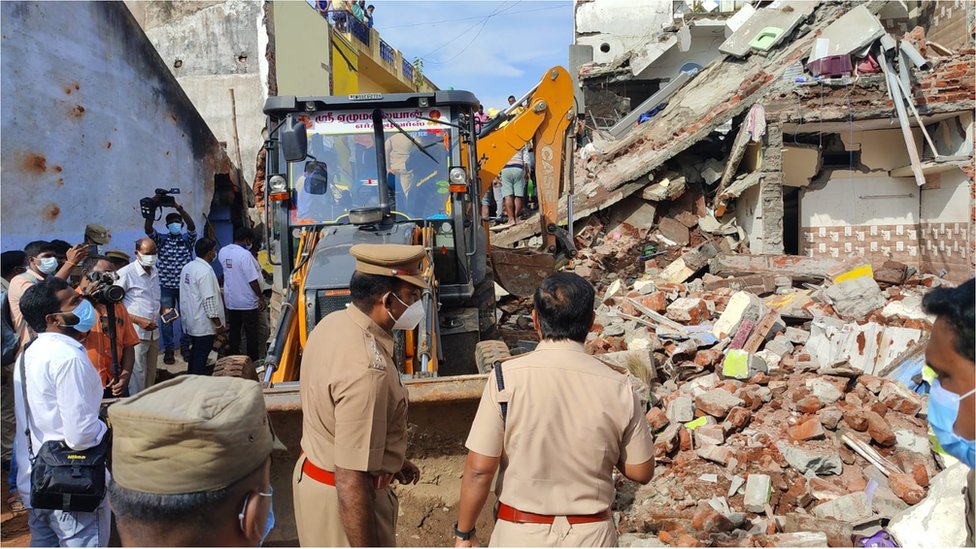 சேலம் இடிபாடு