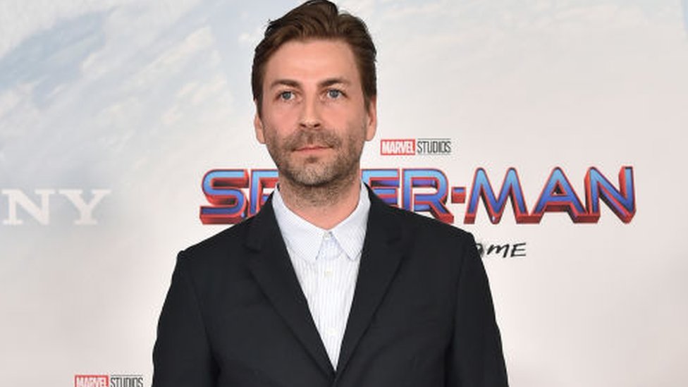 இயக்குநர் ஜோன் வாட்ஸ்