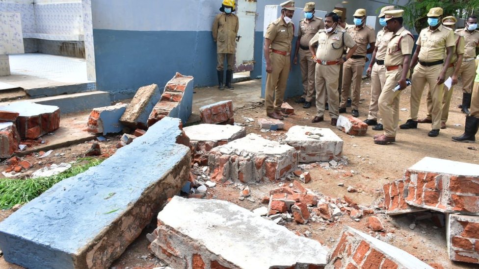 கட்டட இடிபாடு