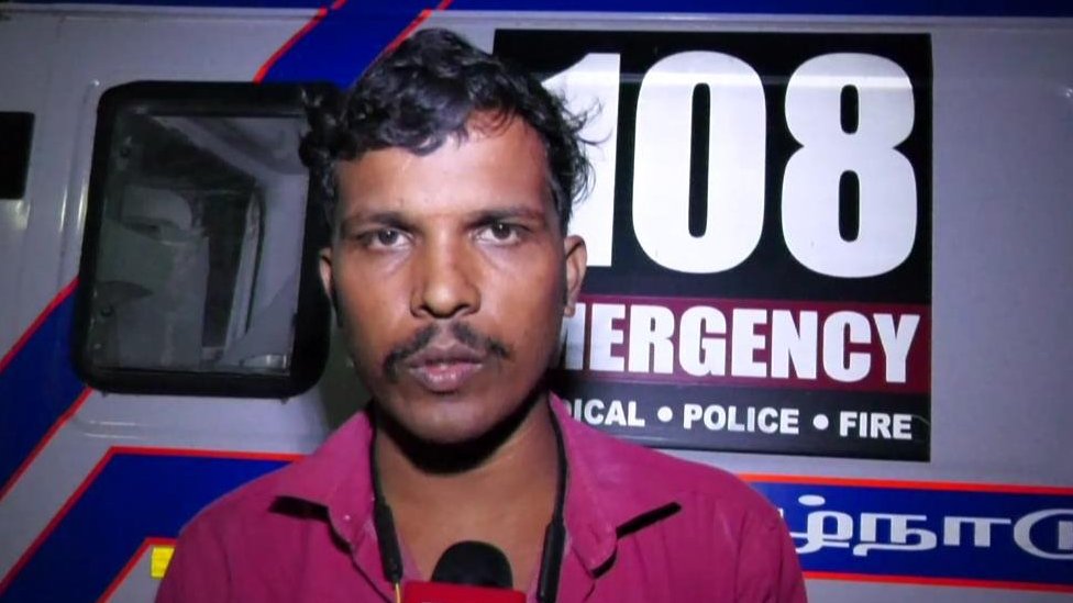 காயமடைந்த மாணவர் இசக்கி பிரகாஷ் சித்தப்பா மாரிமுத்து