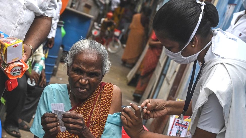 கோவிட் தடுப்பூசி