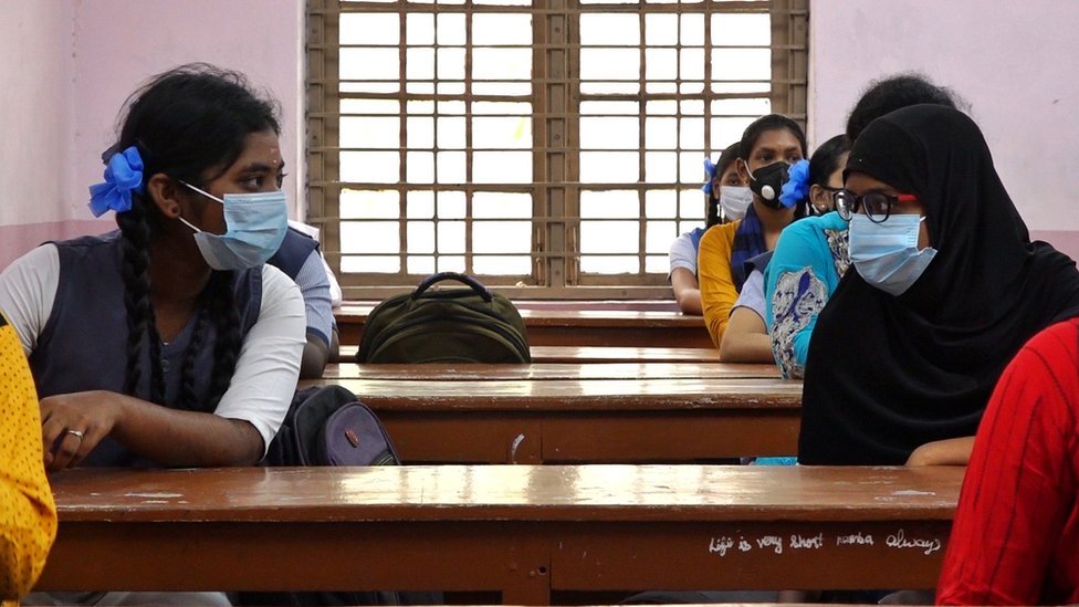 புதுச்சேரி ஹிஜாப் விவகாரம்