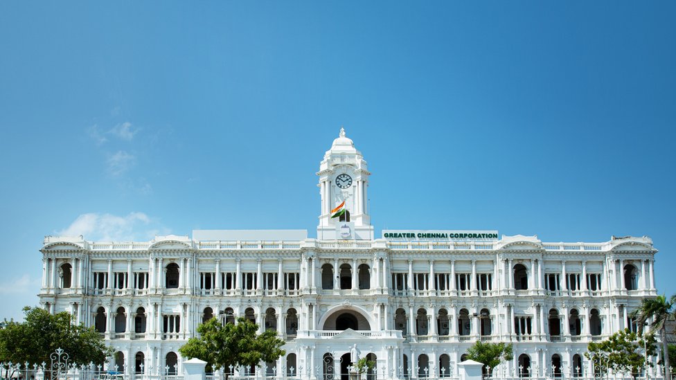 Ribbon Building Ribbon Building