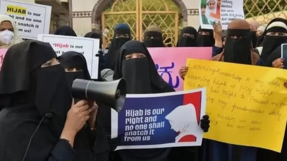 ஹிஜாப் ஆடை