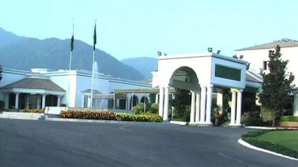 இம்ரான் கான்