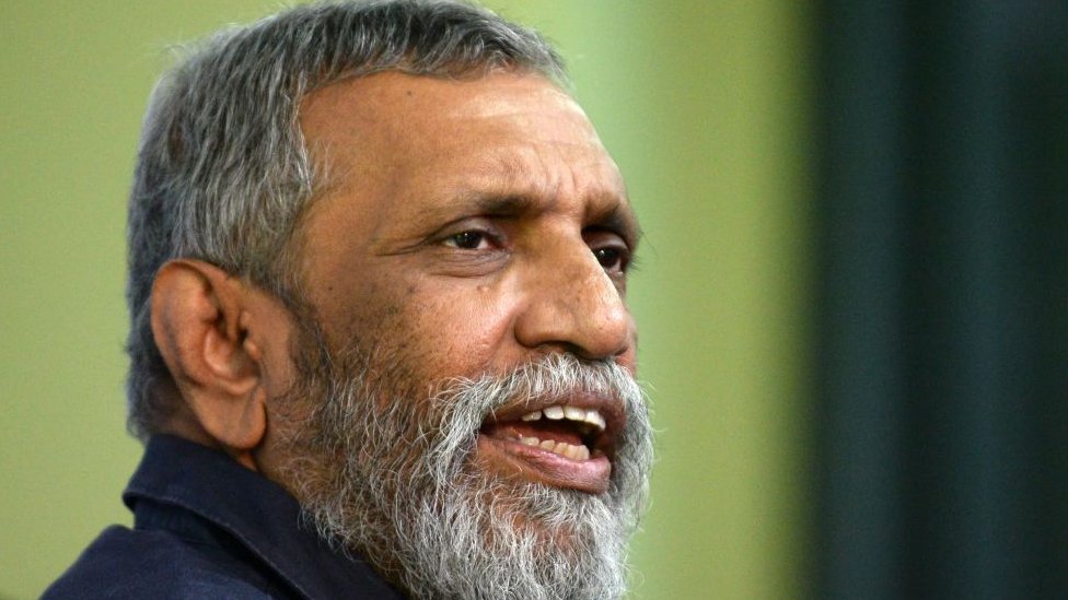 மஹிந்த தேசப்பிரிய