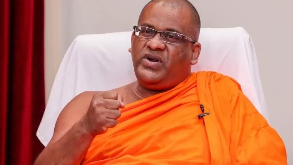 சர்ச்சைக்குரிய பௌத்த பிக்குவான கலகொட அத்தே ஞானசார தேரர் இந்தச் செயலணியின் தலைவராக உள்ளார். சர்ச்சைக்குரிய பௌத்த பிக்குவான கலகொட அத்தே ஞானசார தேரர் இந்தச் செயலணியின் தலைவராக உள்ளார்.
