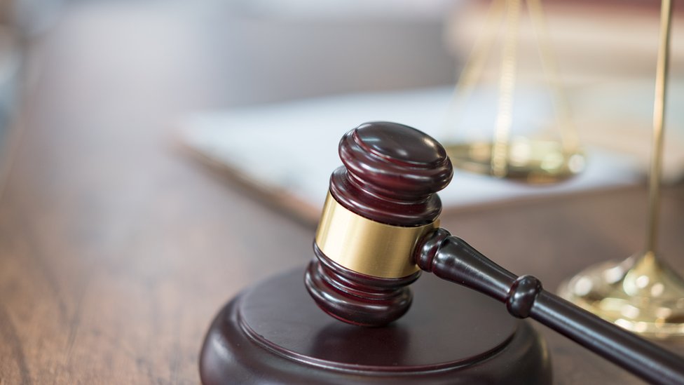 நீதிமன்றம் நீதிமன்றம்