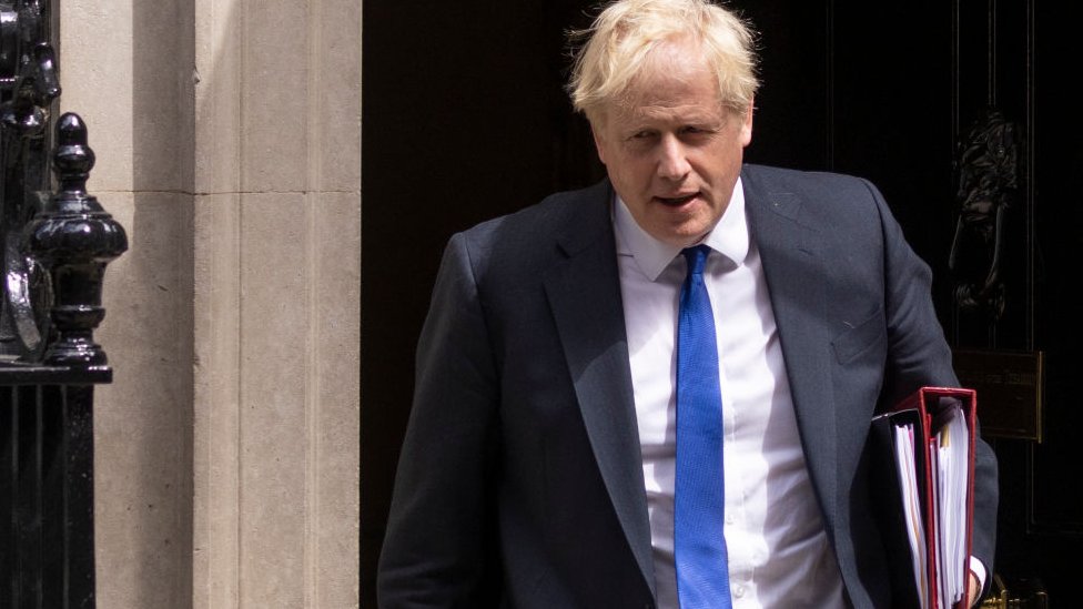 What are the reasons behind Boris Johnson resiging from PM post of UK?