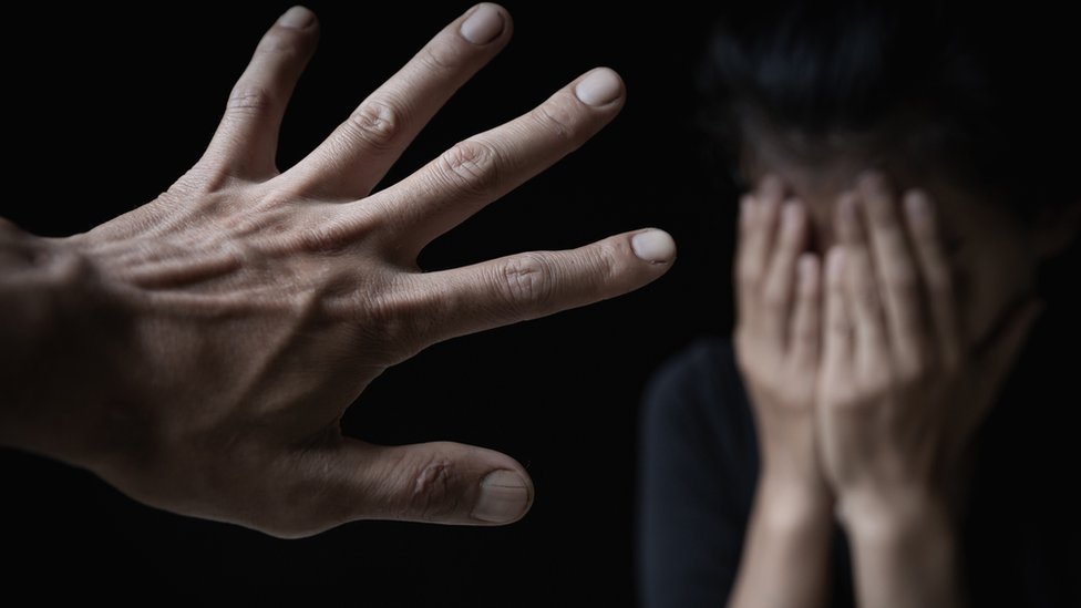 கடலூரில் மாணவியை கூட்டுப் பாலியல் வல்லுறவு செய்த சக மாணவர்கள்: அதிர்ச்சி சம்பவத்தின் பின்னணி என்ன?