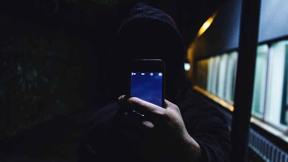 கடலூரில் மாணவியை கூட்டுப் பாலியல் வல்லுறவு செய்த சக மாணவர்கள்: அதிர்ச்சி சம்பவத்தின் பின்னணி என்ன?