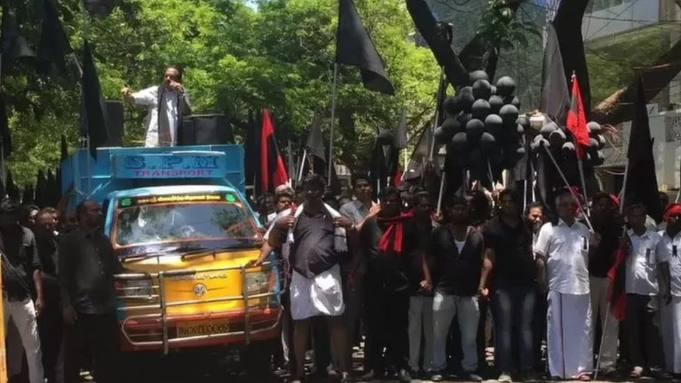 2018ஆம் ஆண்டில் நடந்த போராட்டத்தில் மதிமுக பொதுச் செயலாளர் வைகோ 2018ஆம் ஆண்டில் நடந்த போராட்டத்தில் மதிமுக பொதுச் செயலாளர் வைகோ