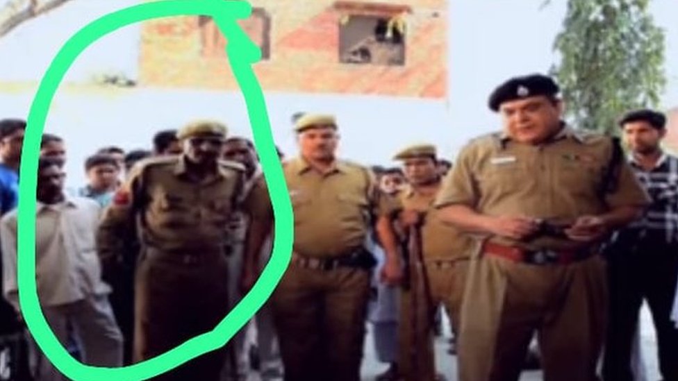 ஓம் பிரகாஷ் 28 படங்களில் நடித்துள்ளார், ஒரு திரைப்படத்தில் போலீசாகவும் நடித்துள்ளார்