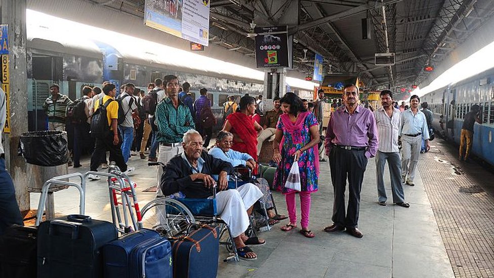 ரயில் பயணங்களில் மூத்த குடிமக்களுக்கு மீண்டும் கட்டணம் சலுகை