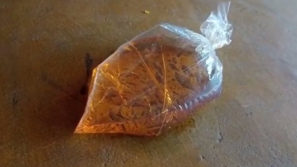 பெட்ரோல் குண்டு