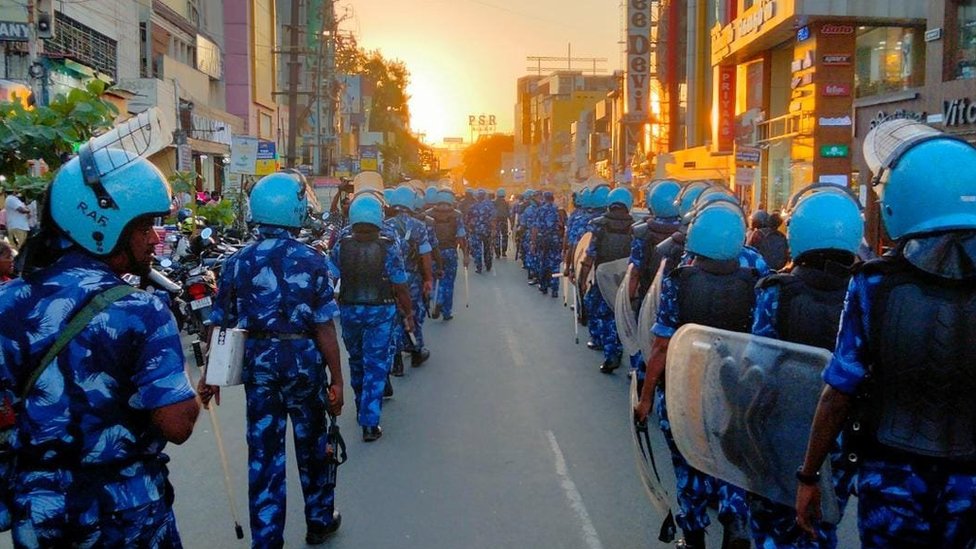 பதற்றம் நிலவுவதால் கோவையில் சுமார் 3,500 மத்திய, மாநில காவல் படையினர் குவிக்கப்பட்டுள்ளனர்.