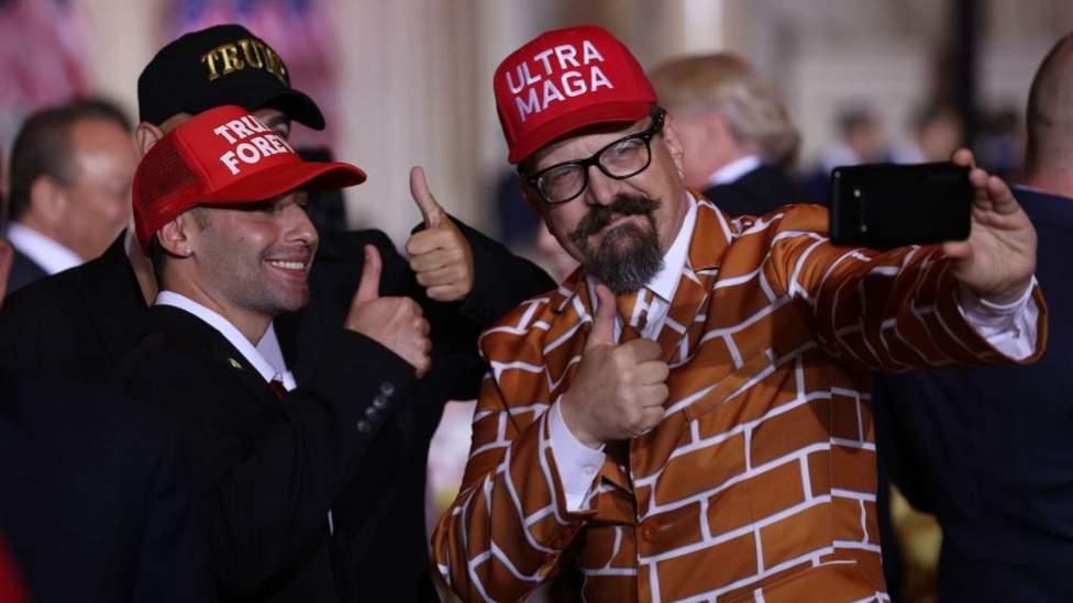 டொனால்ட் டிரம்ப் 2024இல் அதிபர் போட்டியில் மீண்டும் களமிறங்குவதாக அறிவிப்பு