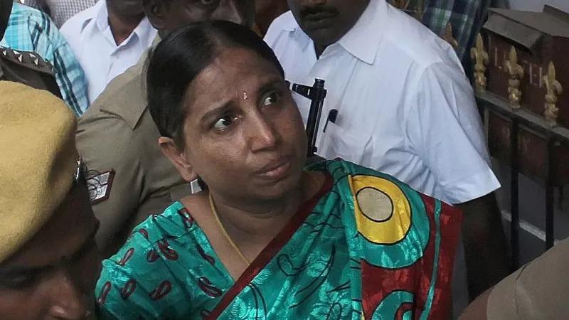 நளினி நளினி