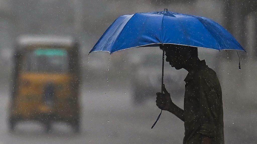 தமிழ்நாட்டில் தொடரும் மழை; இன்னொரு புயல் உருவாகிறதா?