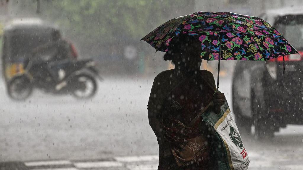 தமிழ்நாட்டில் தொடரும் மழை; இன்னொரு புயல் உருவாகிறதா?