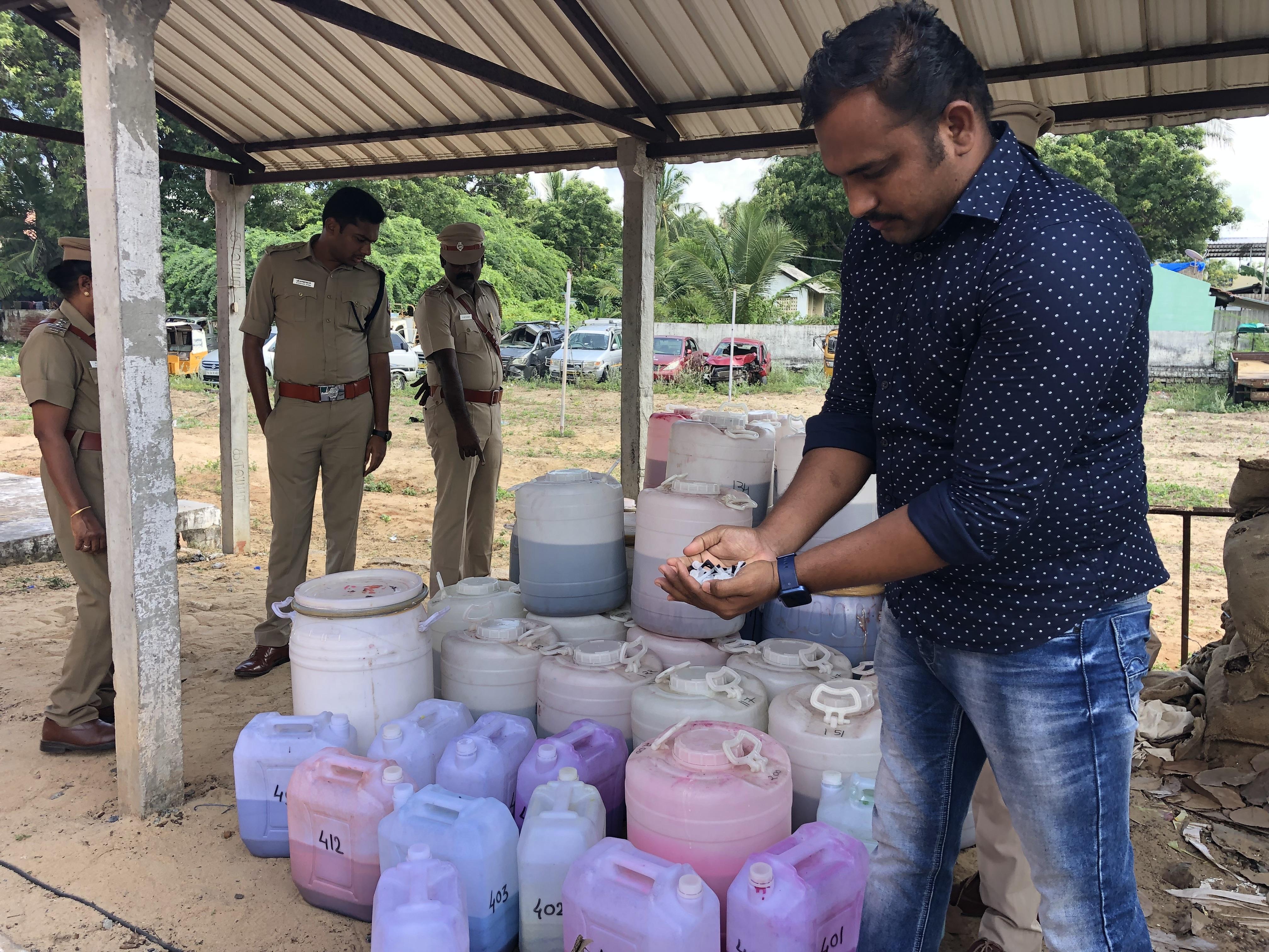 கடத்தல்காரர்களின் புகலிடமாக மாறுகிறதா வேதாளை மீனவ கிராமம்